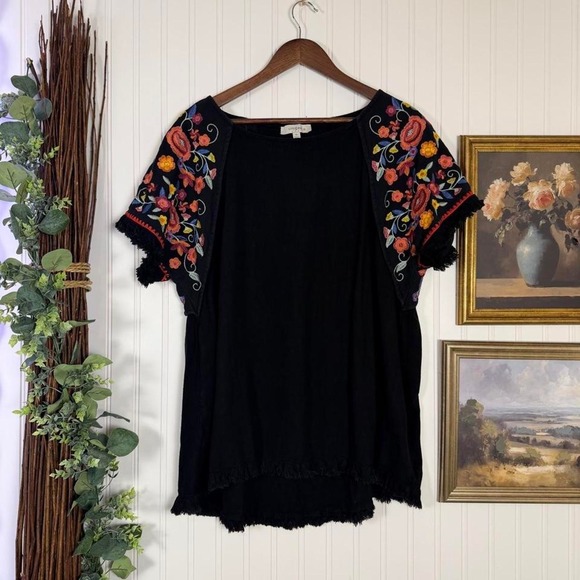 Tops - Umgee Black Embroidered Linen Cotton Blend Boho Top 1XL Floral Fringe